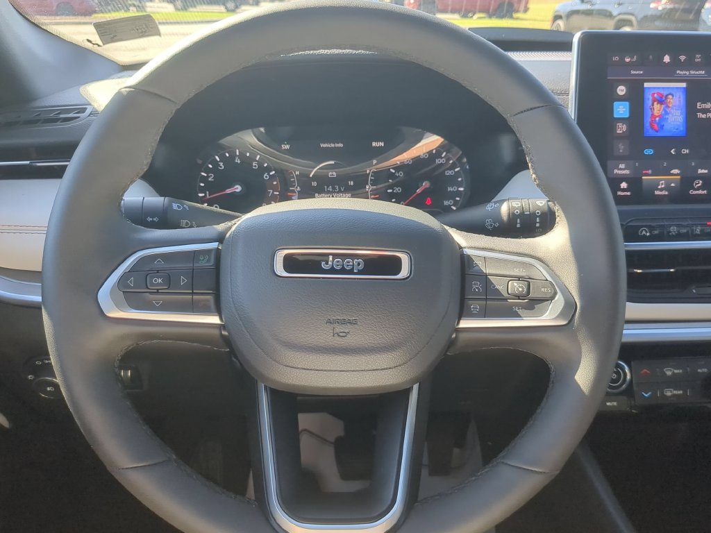 Certified 2025 Jeep Compass Limited AWD/4WD image 22