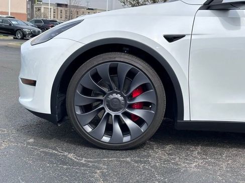 Used 2024 Tesla Model Y Performance AWD/4WD image 7