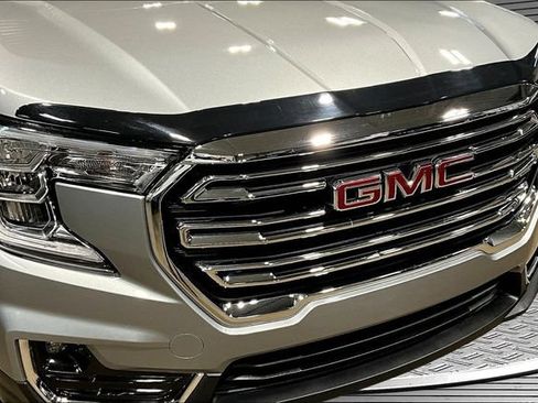 Used 2024 GMC Terrain SLT w/ LPO, Floor Liner Package FWD image 32