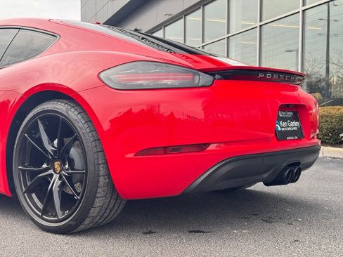 Used 2021 Porsche 718 Cayman image 23