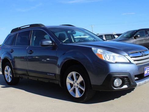 Used 2014 Subaru Outback 2.5i Limited AWD/4WD image 3