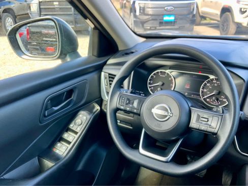 Used 2024 Nissan Rogue S AWD/4WD image 33