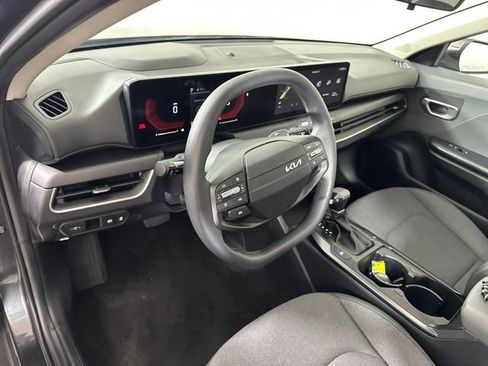 Used 2025 Kia K4 LXS image 13