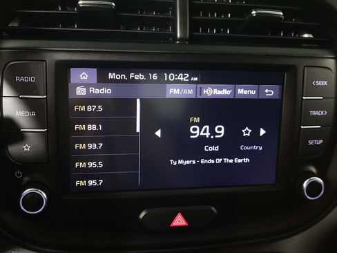 Used 2024 Kia Soul LX image 40