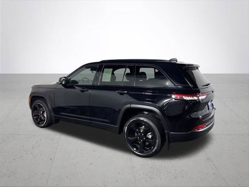 Certified 2025 Jeep Grand Cherokee Limited w/ Black Appearance Package AWD/4WD image 9