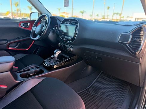 Used 2023 Kia Soul GT-Line w/ GT-Line Technology Package image 22
