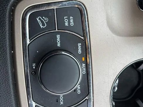 Used 2014 Jeep Grand Cherokee Limited AWD/4WD image 17