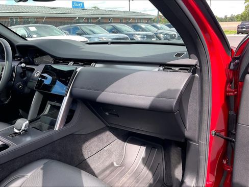 Used 2025 Land Rover Discovery Sport Dynamic SE AWD/4WD image 19