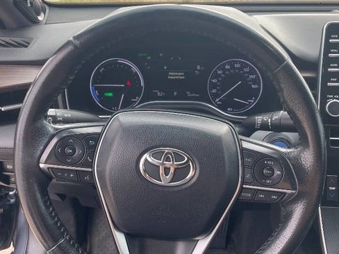 Used 2019 Toyota Avalon XLE image 11