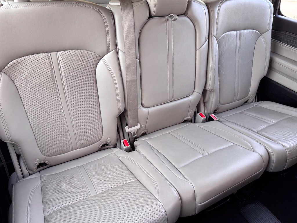 Used 2024 Jeep Wagoneer L Series II AWD/4WD image 19