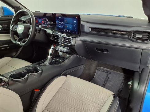 Used 2024 Ford Mustang GT Premium image 7