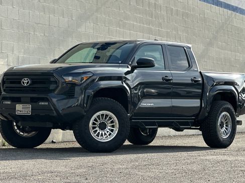 Used 2025 Toyota Tacoma SR5 RWD image 8