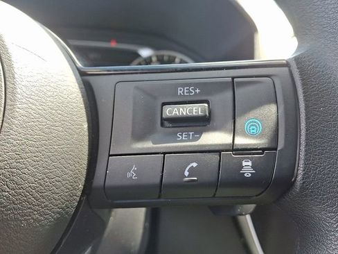 Used 2023 Nissan Rogue SV image 22