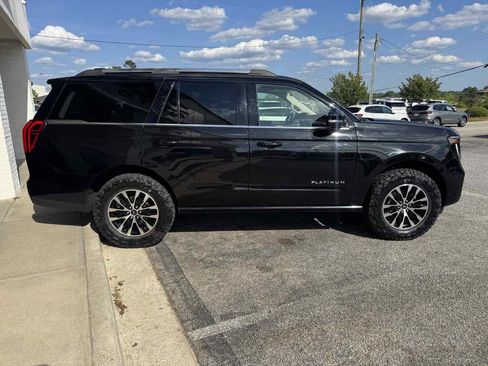 Used 2025 Ford Expedition Platinum AWD/4WD image 22