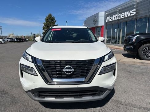 Certified 2022 Nissan Rogue SV image 2