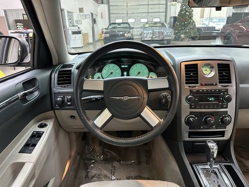 Used 2005 Chrysler 300 Touring w/ Protection Group image 19