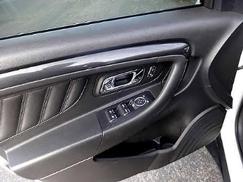 Used 2019 Ford Taurus SHO image 11