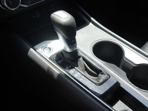 Used 2024 Nissan Altima 2.5 S FWD image 14