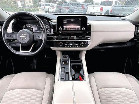 Certified 2022 Nissan Pathfinder SV image 15