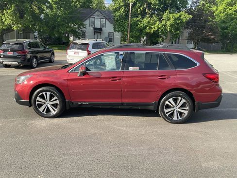 Used 2018 Subaru Outback 2.5i Limited AWD/4WD image 2