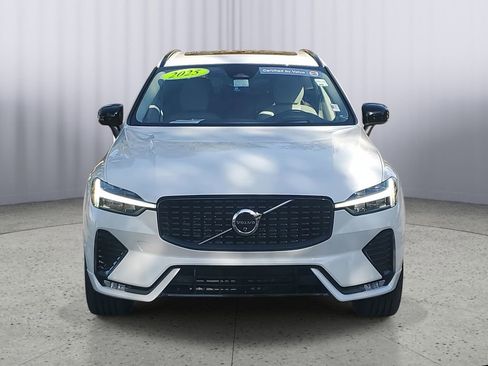 Certified 2025 Volvo XC60 B5 Ultra image 10