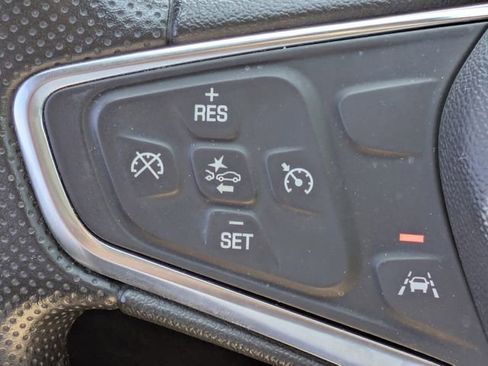 Used 2024 Chevrolet Malibu LT image 25