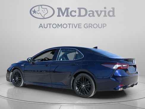 Used 2021 Toyota Camry XSE w/ Navigation Upgrade Package FWD image 4