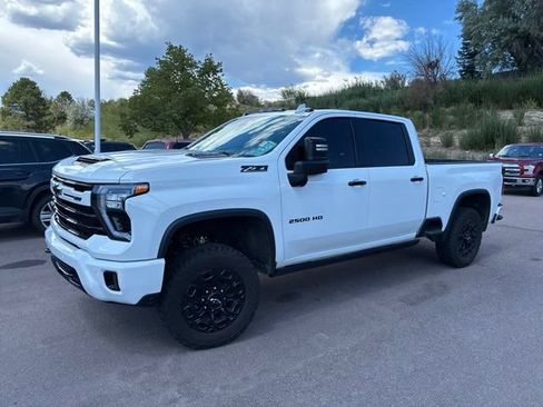 Used 2024 Chevrolet Silverado 2500 LTZ w/ LTZ Plus Package AWD/4WD image 2