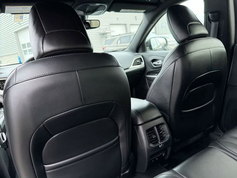 Used 2019 Jeep Cherokee High Altitude image 19