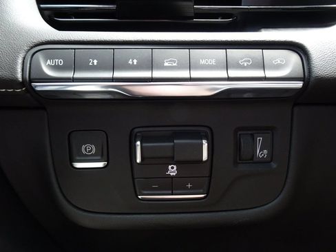 Used 2021 Cadillac Escalade Sport w/ Driver Assist Tech Package AWD/4WD image 24