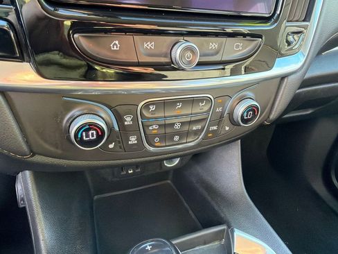 Used 2018 Chevrolet Traverse LT image 29