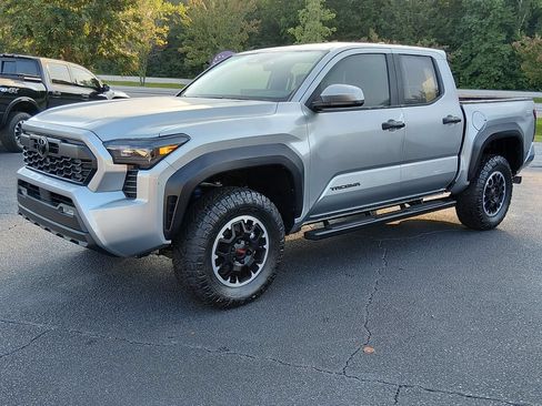 Used 2026 Toyota Tacoma TRD Off-Road AWD/4WD image 8