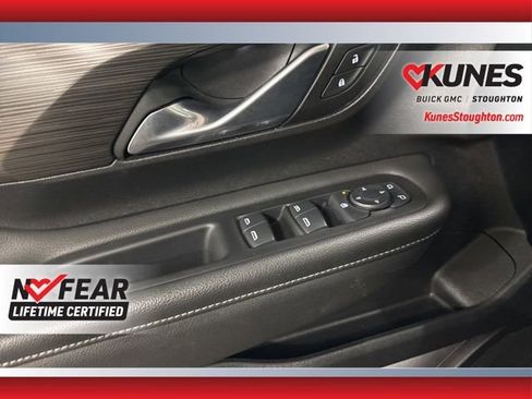 Used 2024 GMC Terrain SLE image 17