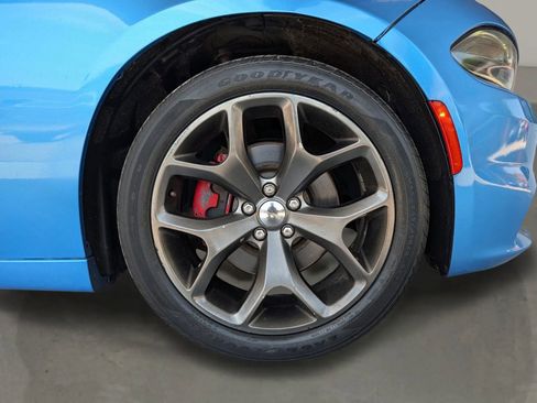 Used 2015 Dodge Charger R/T w/ Plus Group RWD image 12