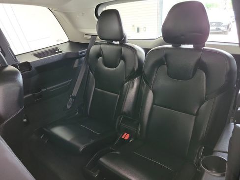 Used 2023 Volvo XC90 B5 Core AWD/4WD image 12