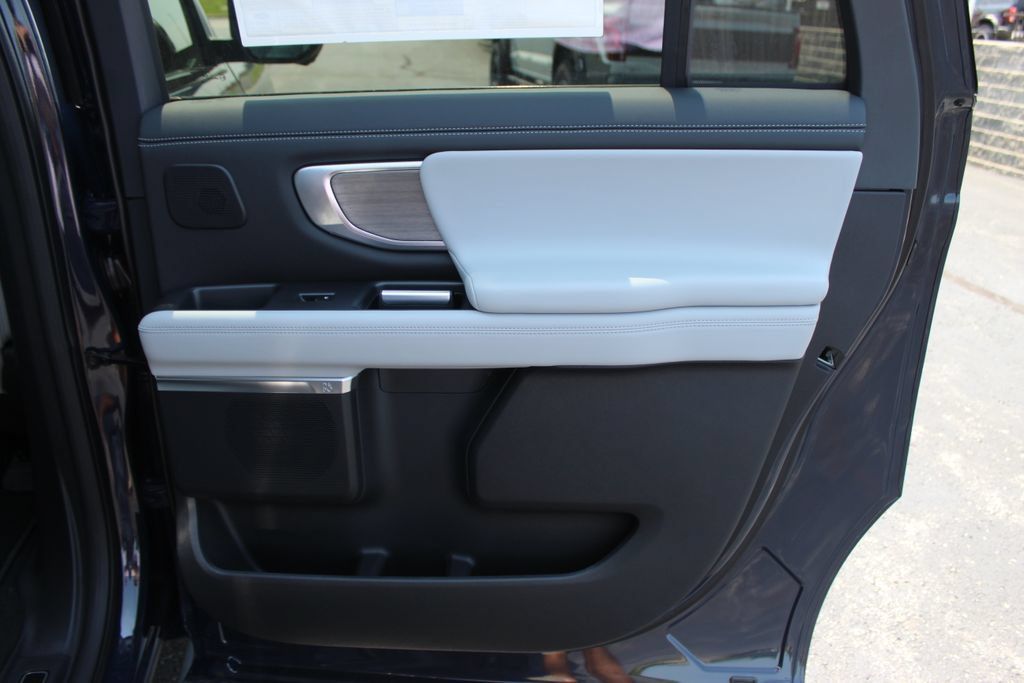 New 2027 Ford Expedition Max Platinum AWD/4WD image 13