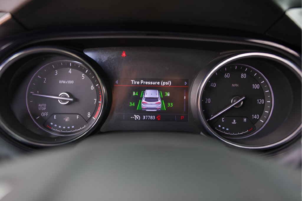 Used 2023 Buick Encore GX Preferred w/ Cold Weather Comfort Package FWD image 11