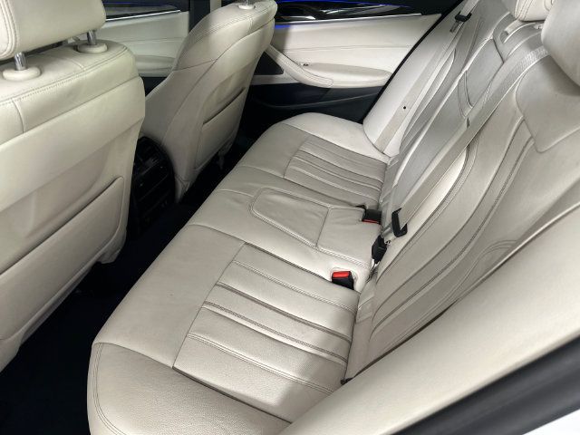 Used 2021 BMW 540i xDrive w/ M Sport Package AWD/4WD image 22