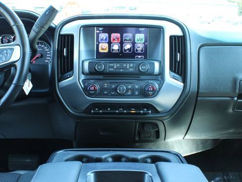 Used 2018 GMC Sierra 1500 SLE w/ SLE Value Package image 17