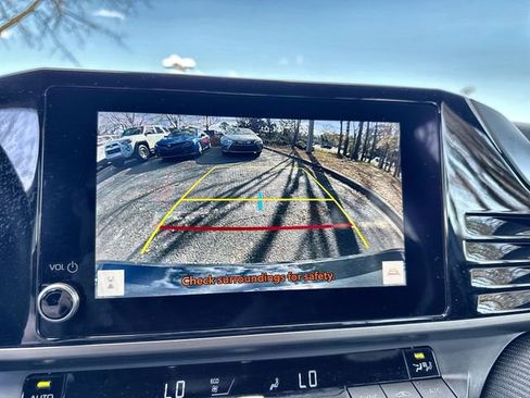 Used 2025 Toyota Camry SE image 26