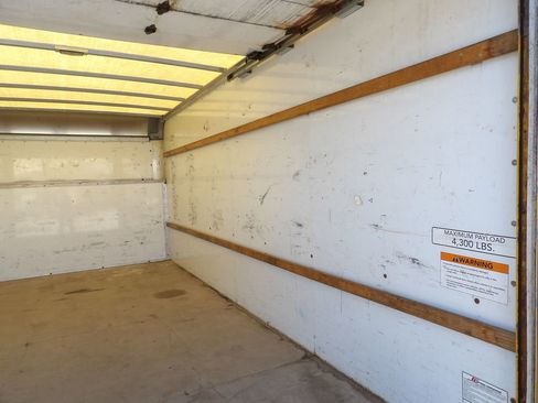 Used 2016 Ford E-350 and Econoline 350 Super Duty image 35