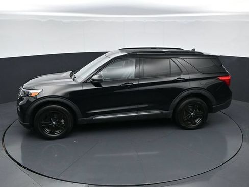 Used 2023 Ford Explorer XLT w/ Equipment Group 202A AWD/4WD image 41