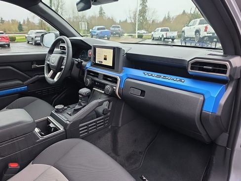Used 2025 Toyota Tacoma TRD Off-Road AWD/4WD image 28