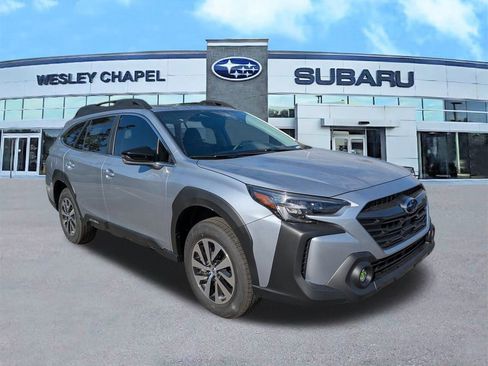 Used 2025 Subaru Outback Premium image 2