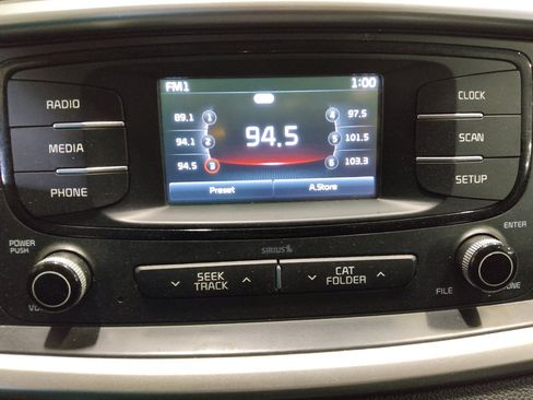 Used 2017 Kia Sorento AWD image 25