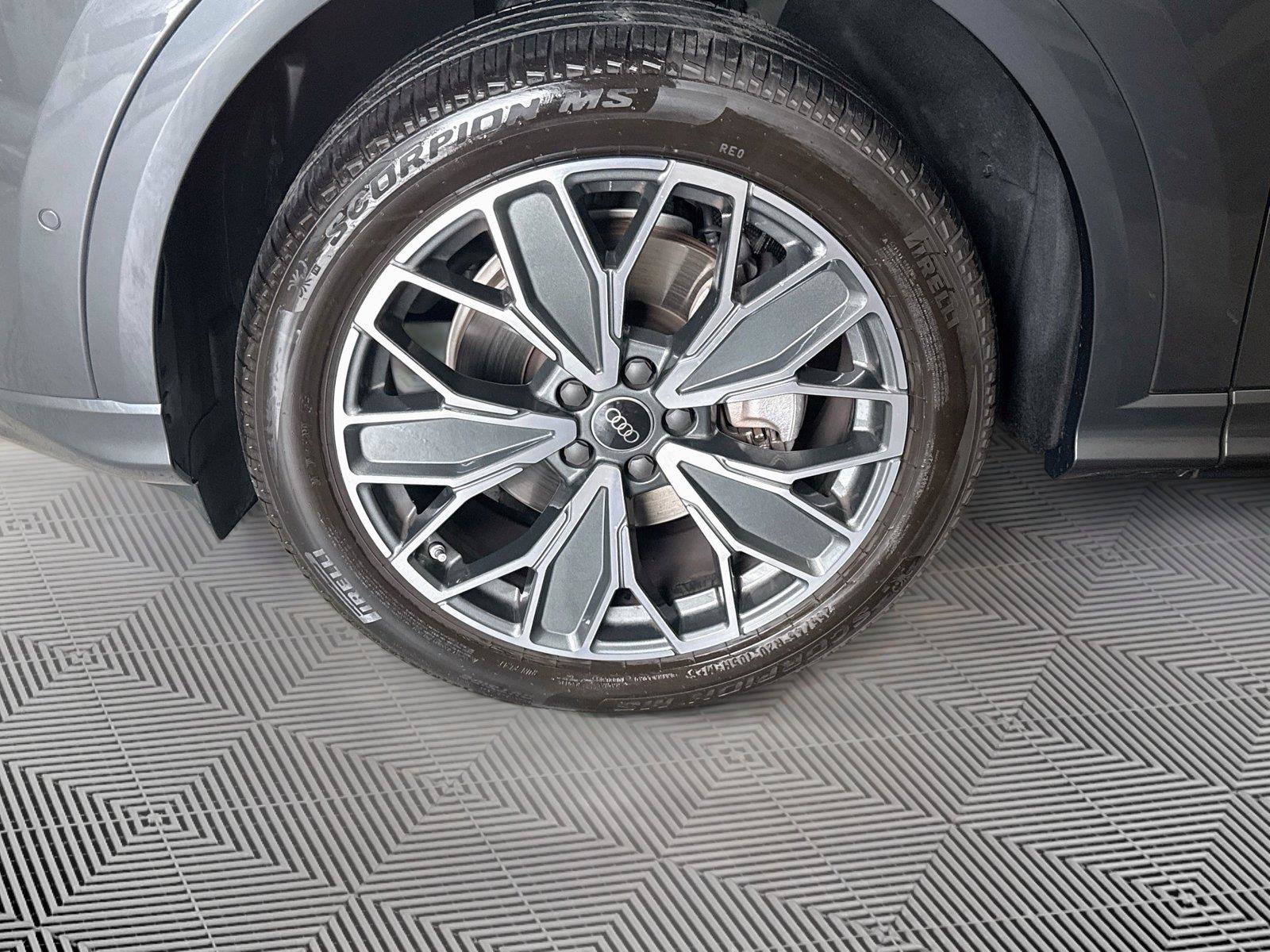 Certified 2025 Audi Q5 Premium Plus w/ Premium Plus AWD/4WD image 32