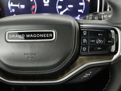 Used 2023 Jeep Grand Wagoneer L Series II w/ Premium Group II AWD/4WD image 10