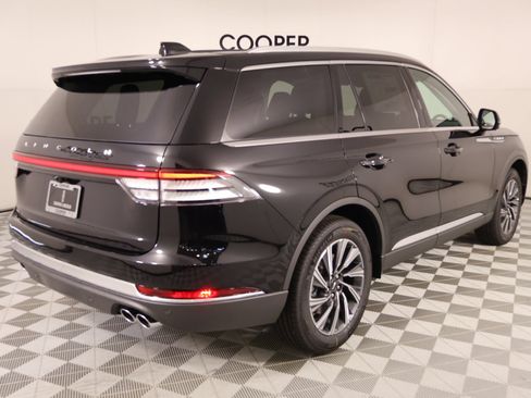New 2026 Lincoln Aviator AWD image 22