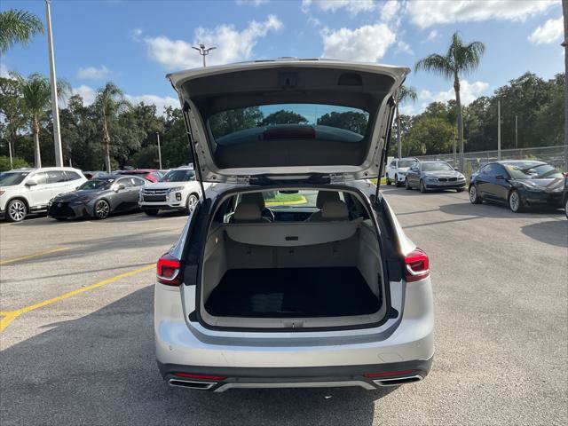 Used 2018 Buick Regal Preferred w/ Sights and Sounds Package AWD/4WD image 7