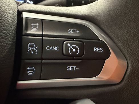 Used 2024 Jeep Compass Limited AWD/4WD image 33
